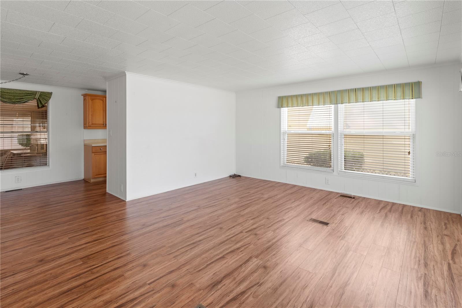 PALMA SOLA SHORES - Residential