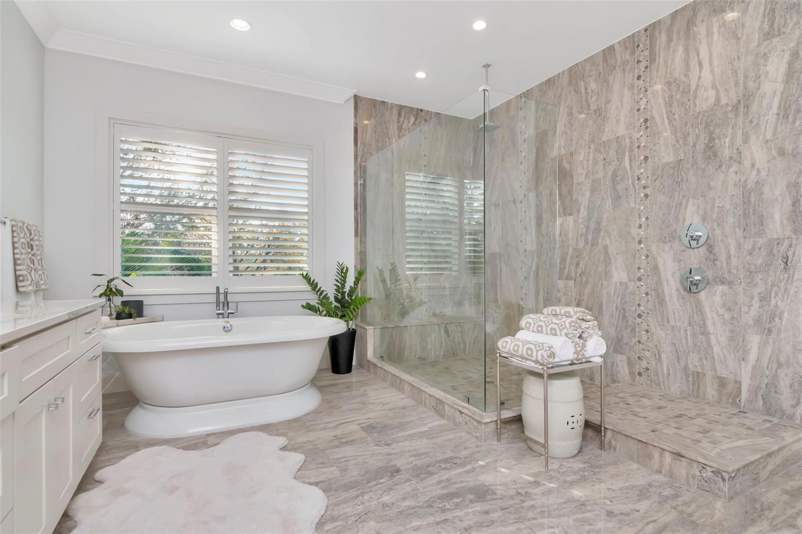 SUNSET PARK ISLES UNIT 4 - Residential