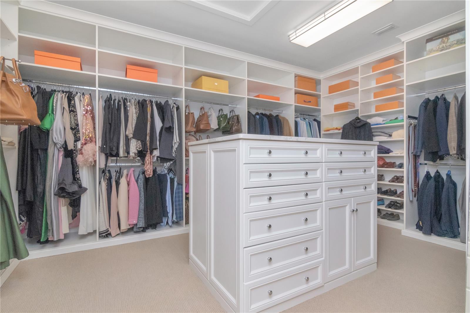 SUNSET PARK ISLES UNIT 4 - Residential