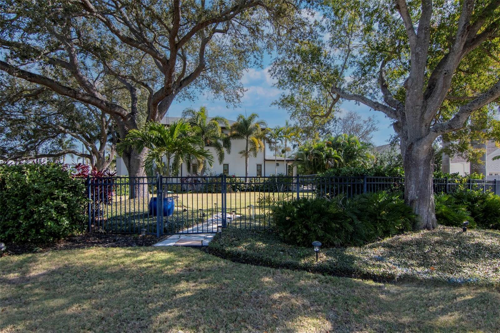 SUNSET PARK ISLES UNIT 4 - Residential