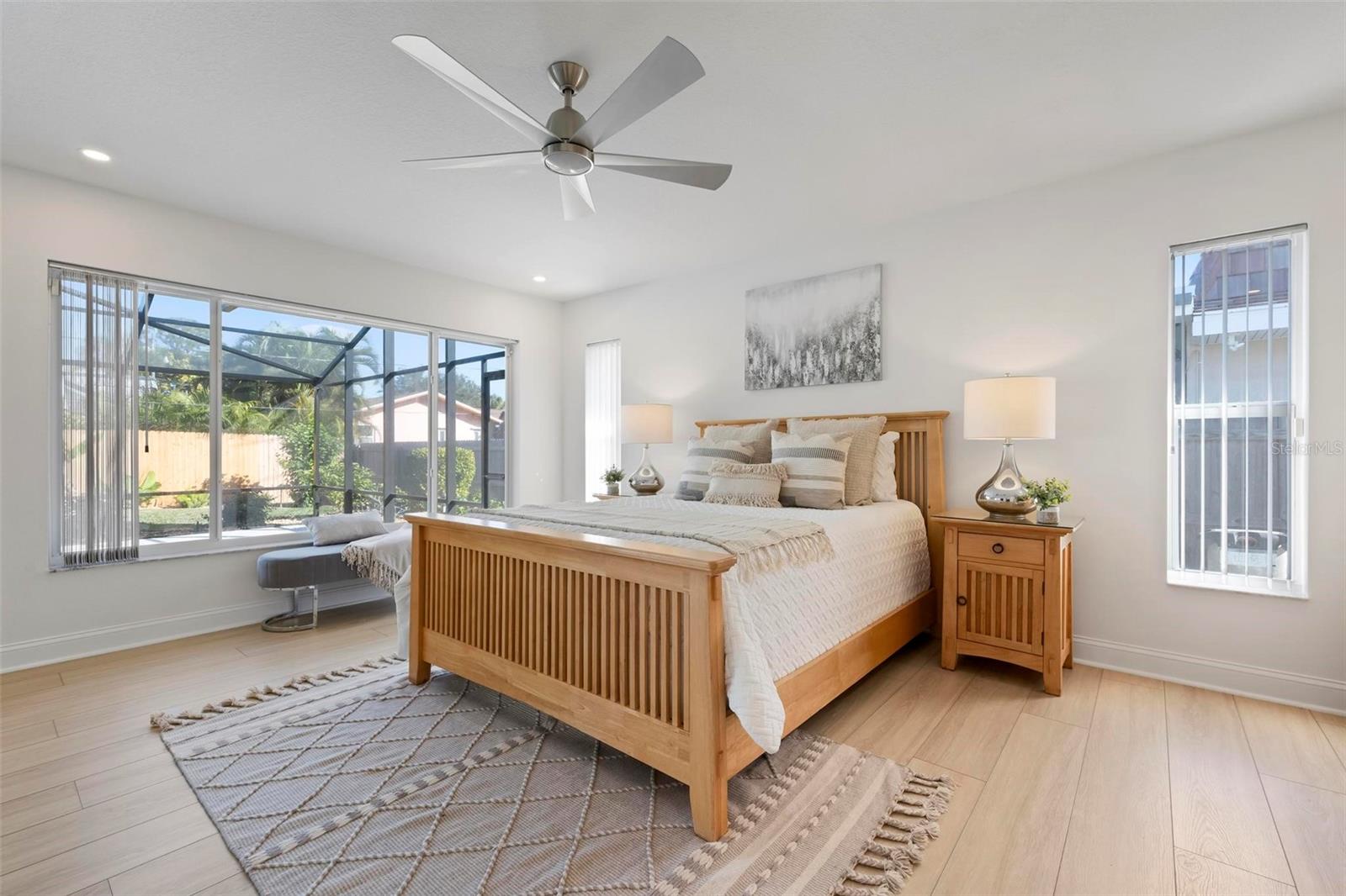 GOLDEN BEACH - Residential