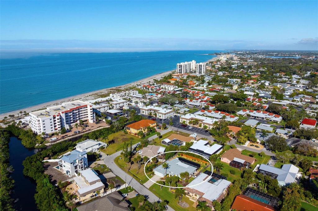 Photo of 393 Flamingo Drive, Venice, FL 34285 (MLS # N6141911)