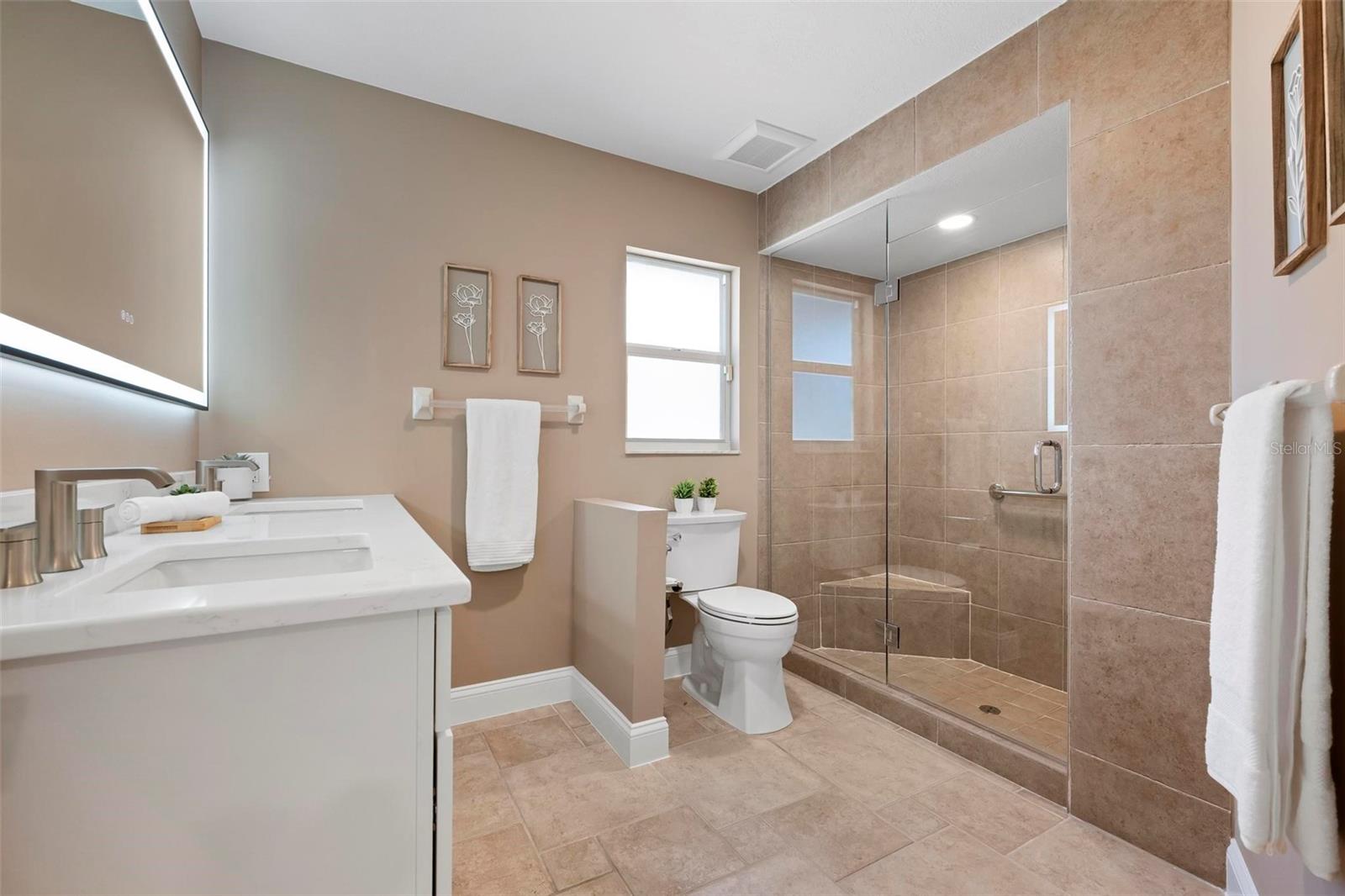 GOLDEN BEACH - Residential