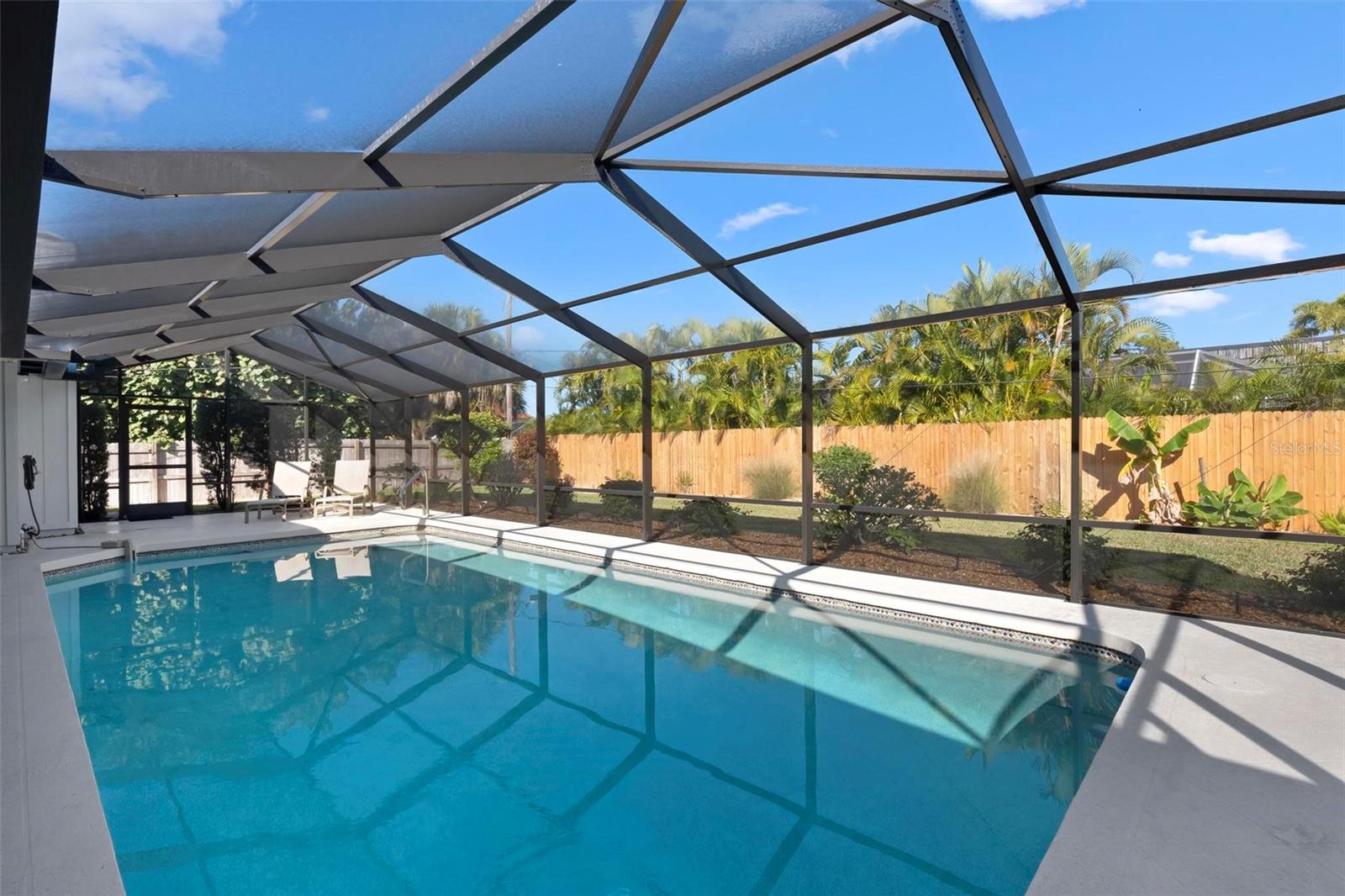 GOLDEN BEACH - Residential