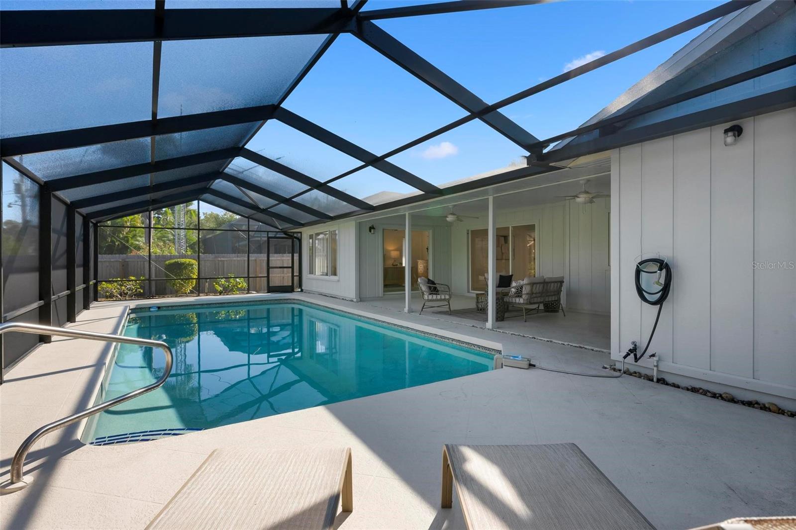 GOLDEN BEACH - Residential