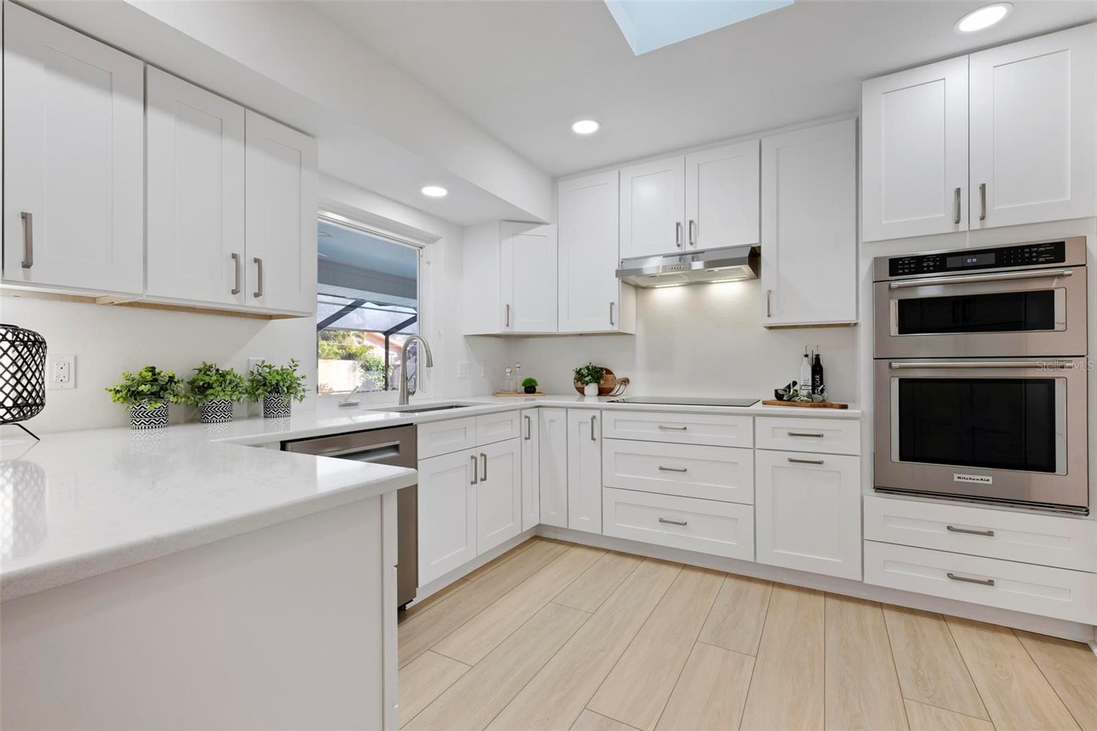 GOLDEN BEACH - Residential