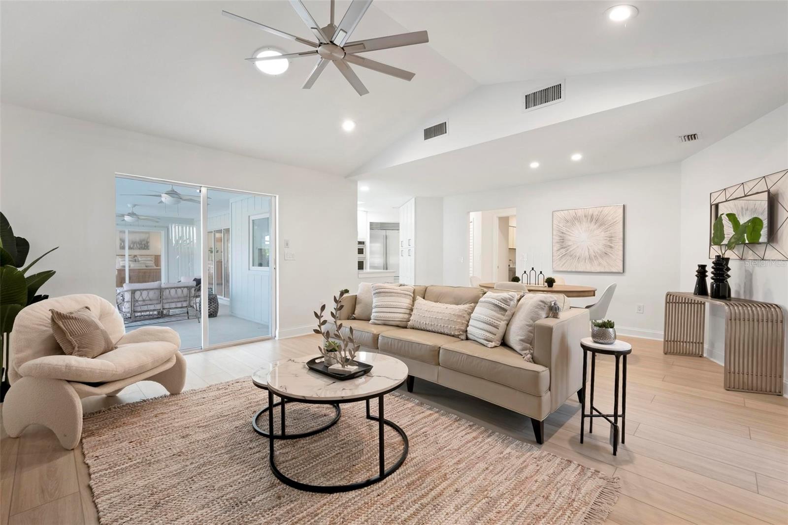 GOLDEN BEACH - Residential