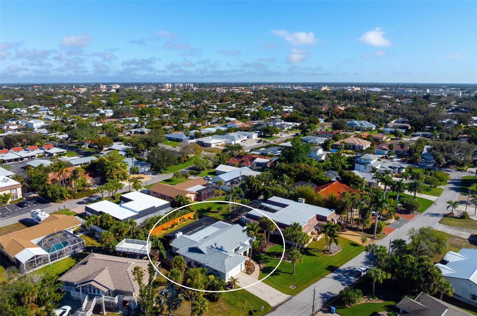 GOLDEN BEACH - Residential