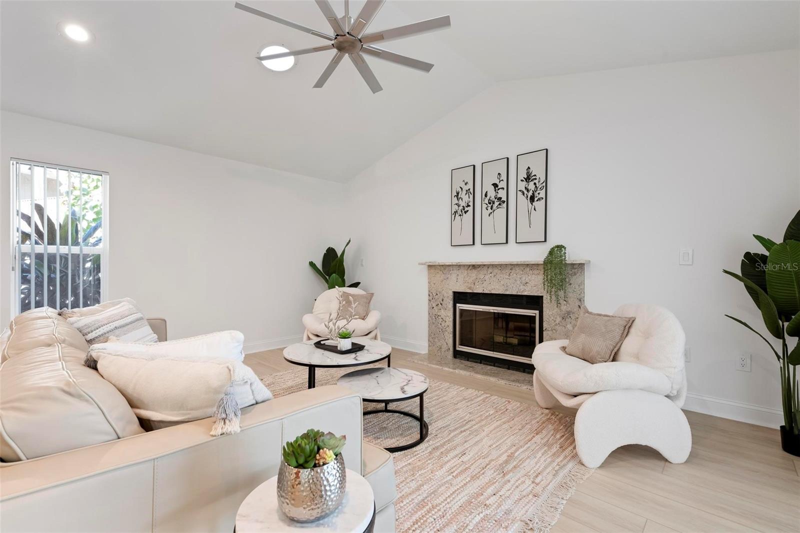 GOLDEN BEACH - Residential