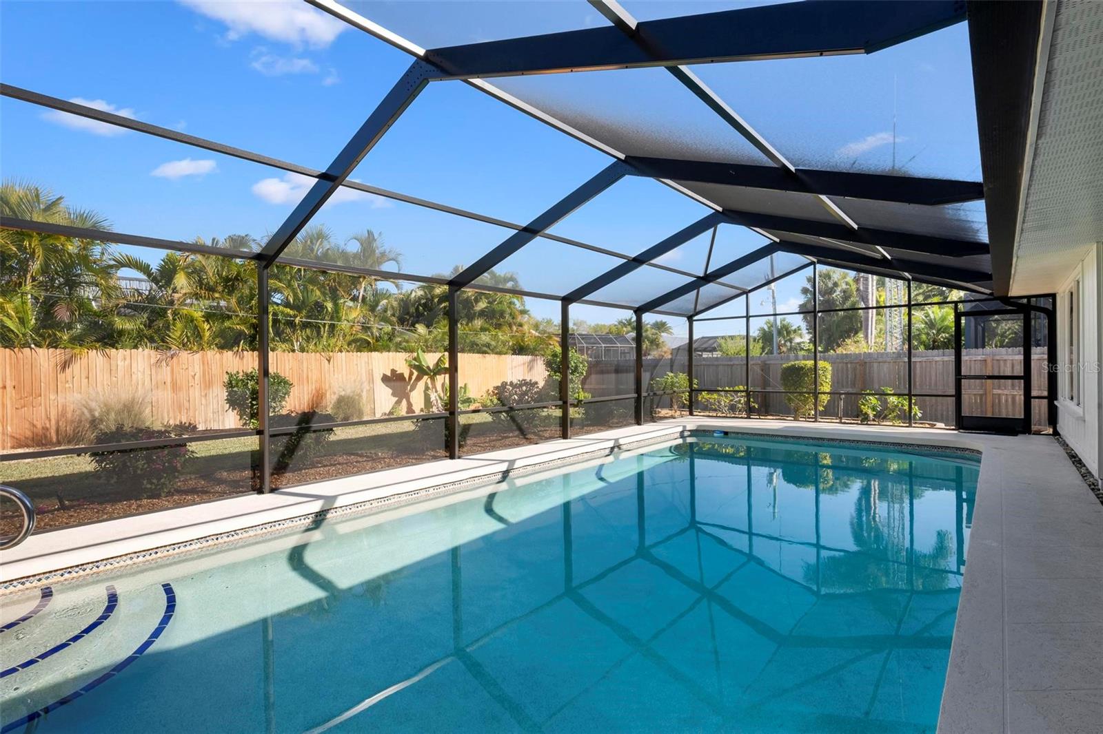 GOLDEN BEACH - Residential