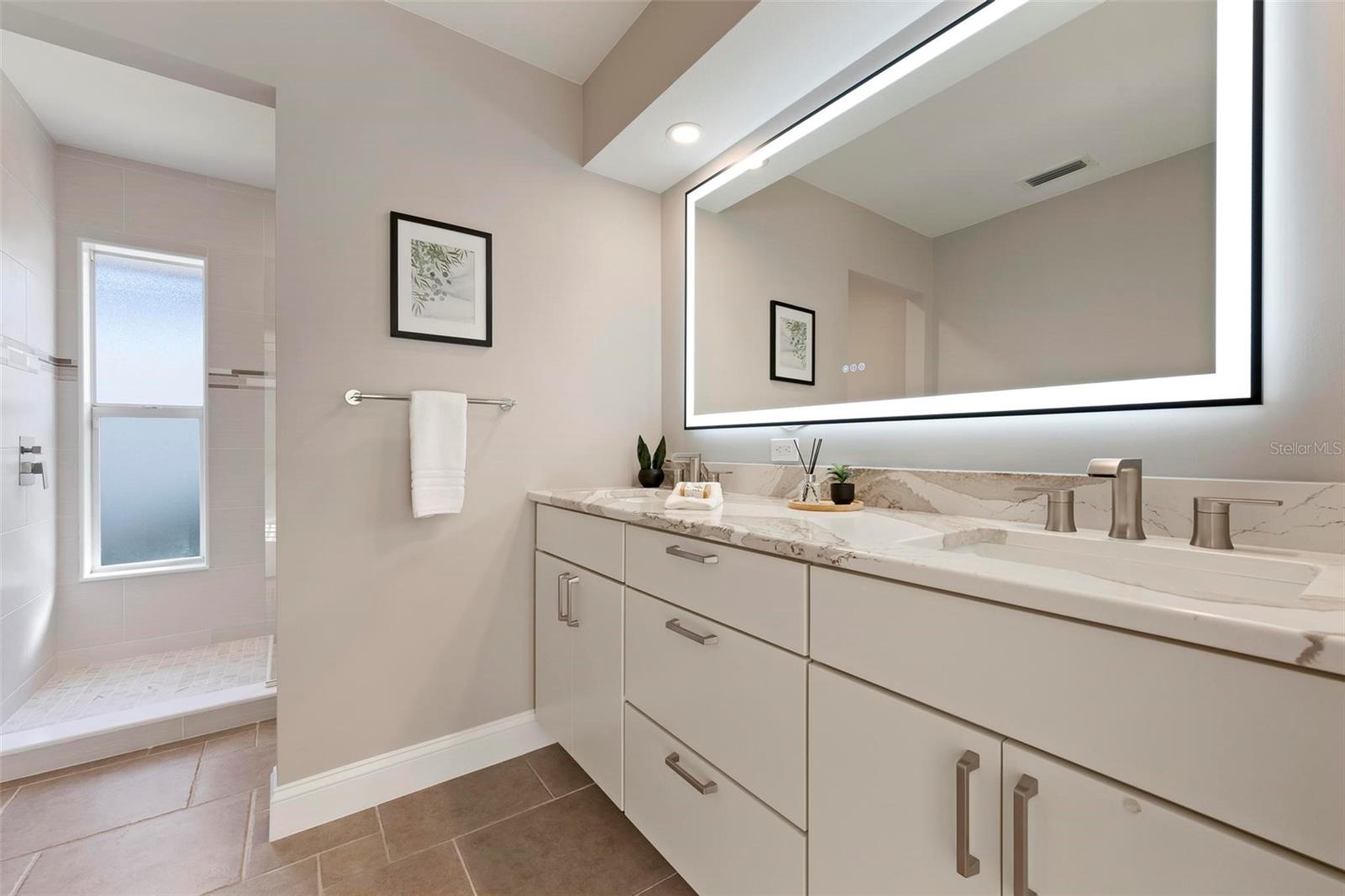 GOLDEN BEACH - Residential