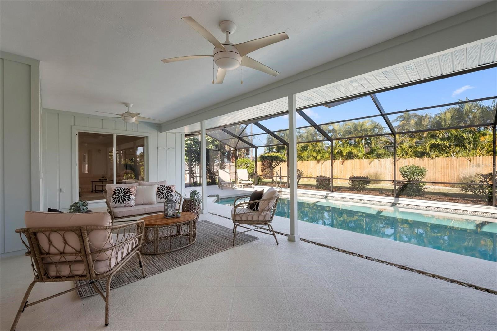 GOLDEN BEACH - Residential