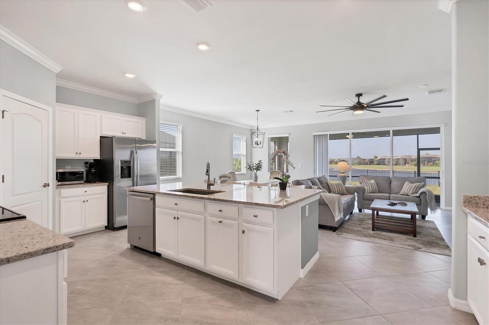 HARBOR WEST - Residential