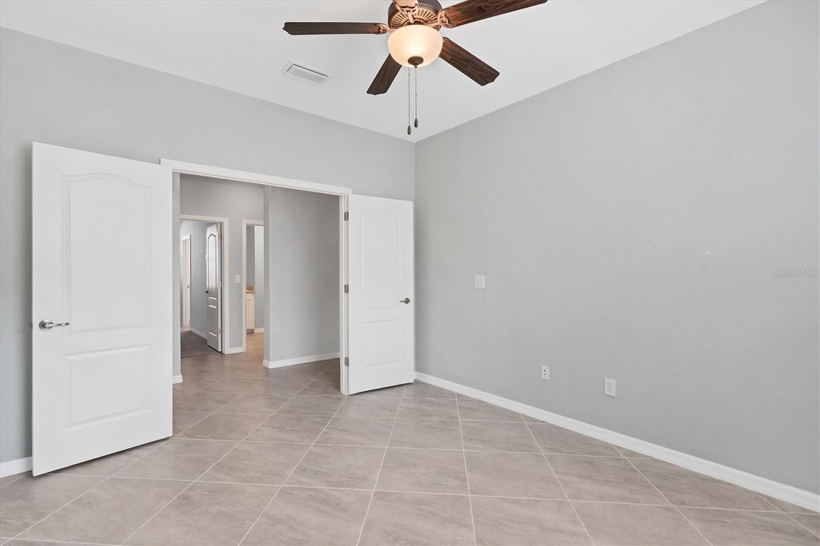HARBOR WEST - Residential