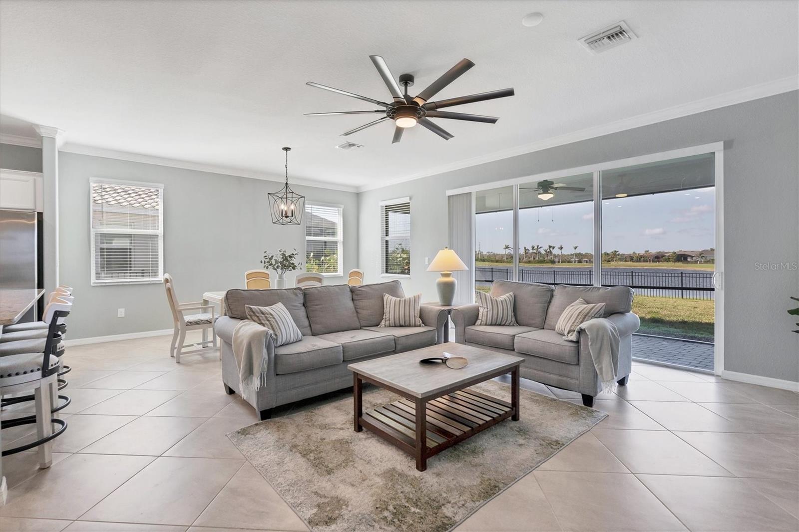 HARBOR WEST - Residential