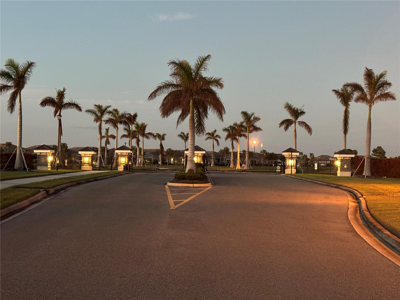 HARBOR WEST - Residential