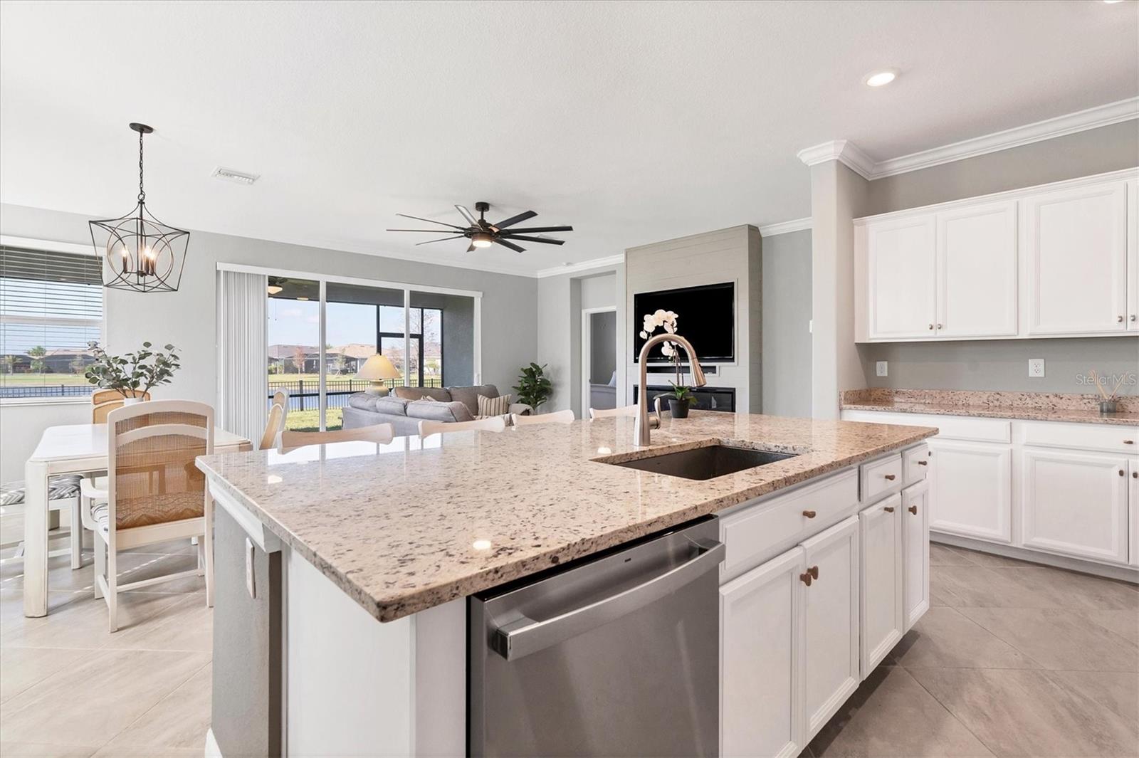 HARBOR WEST - Residential