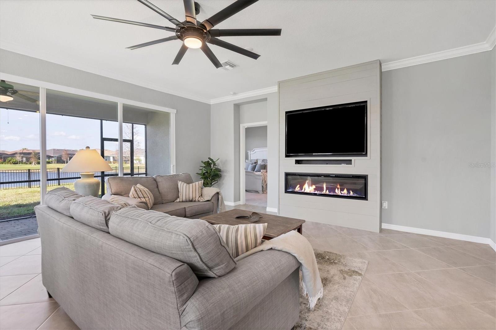 HARBOR WEST - Residential