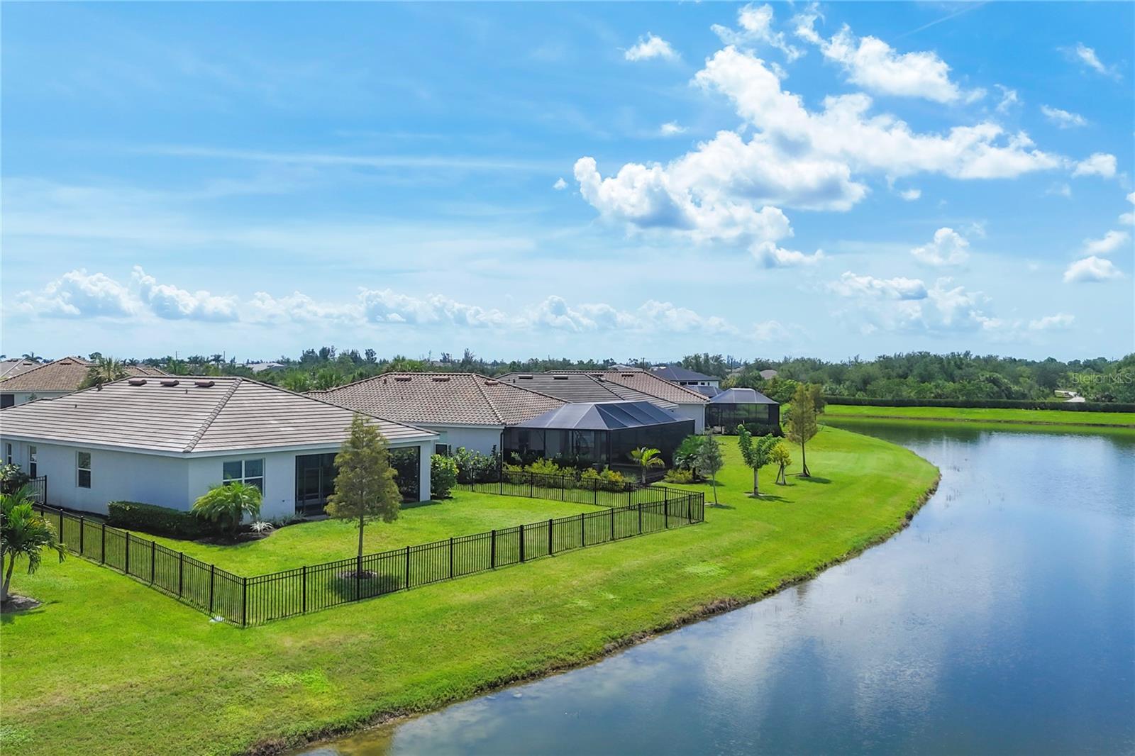 HARBOR WEST - Residential