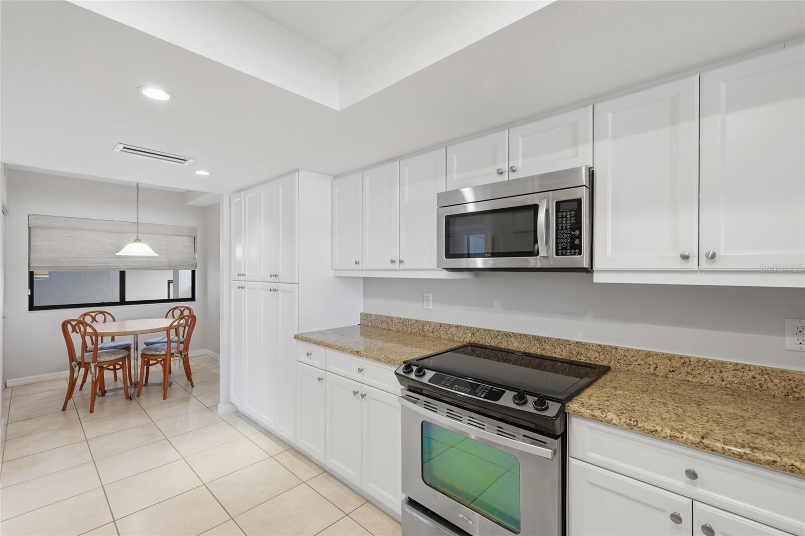 PLAYERS CLUB IV - Residential