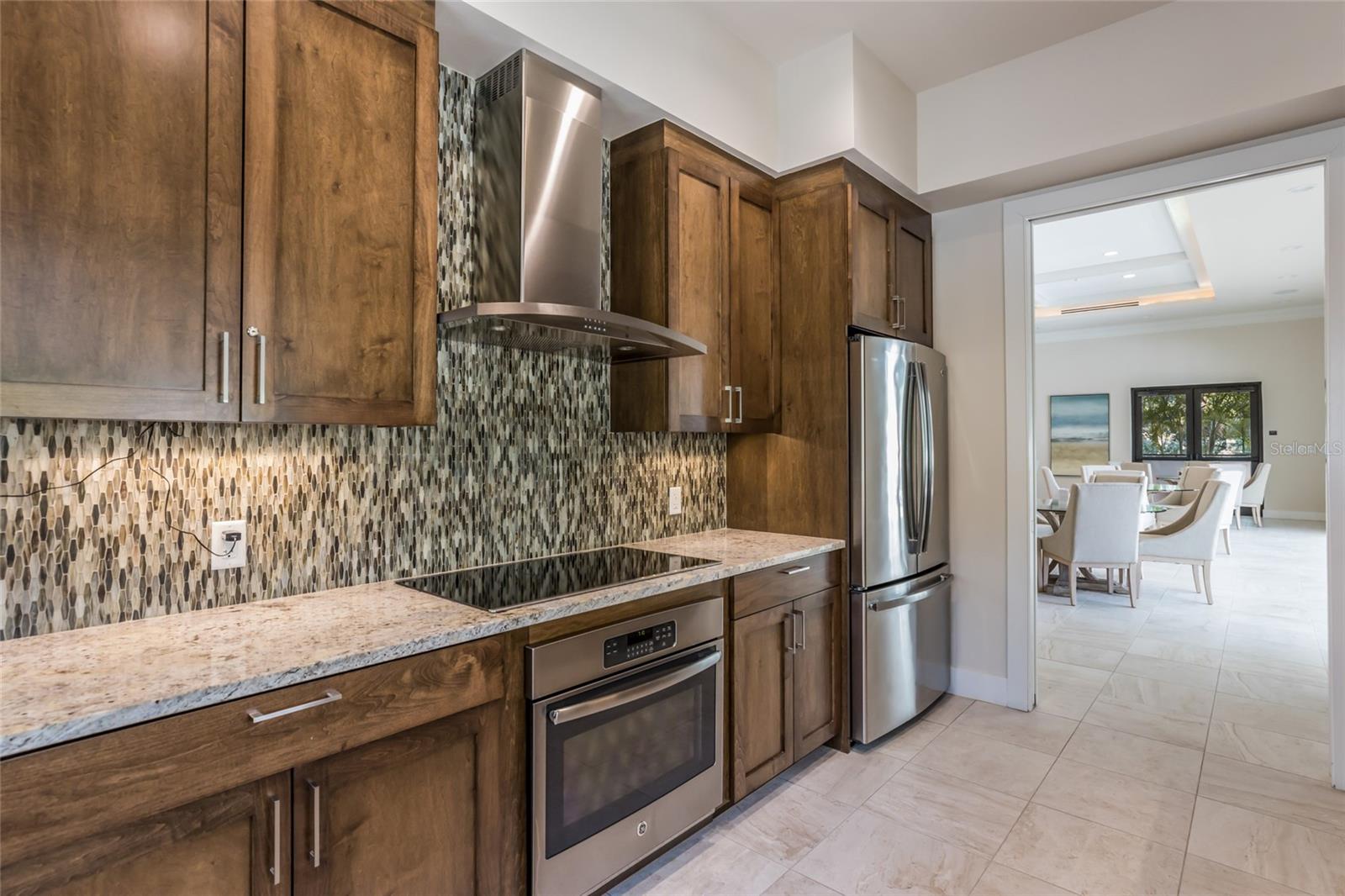 PLAYERS CLUB IV - Residential