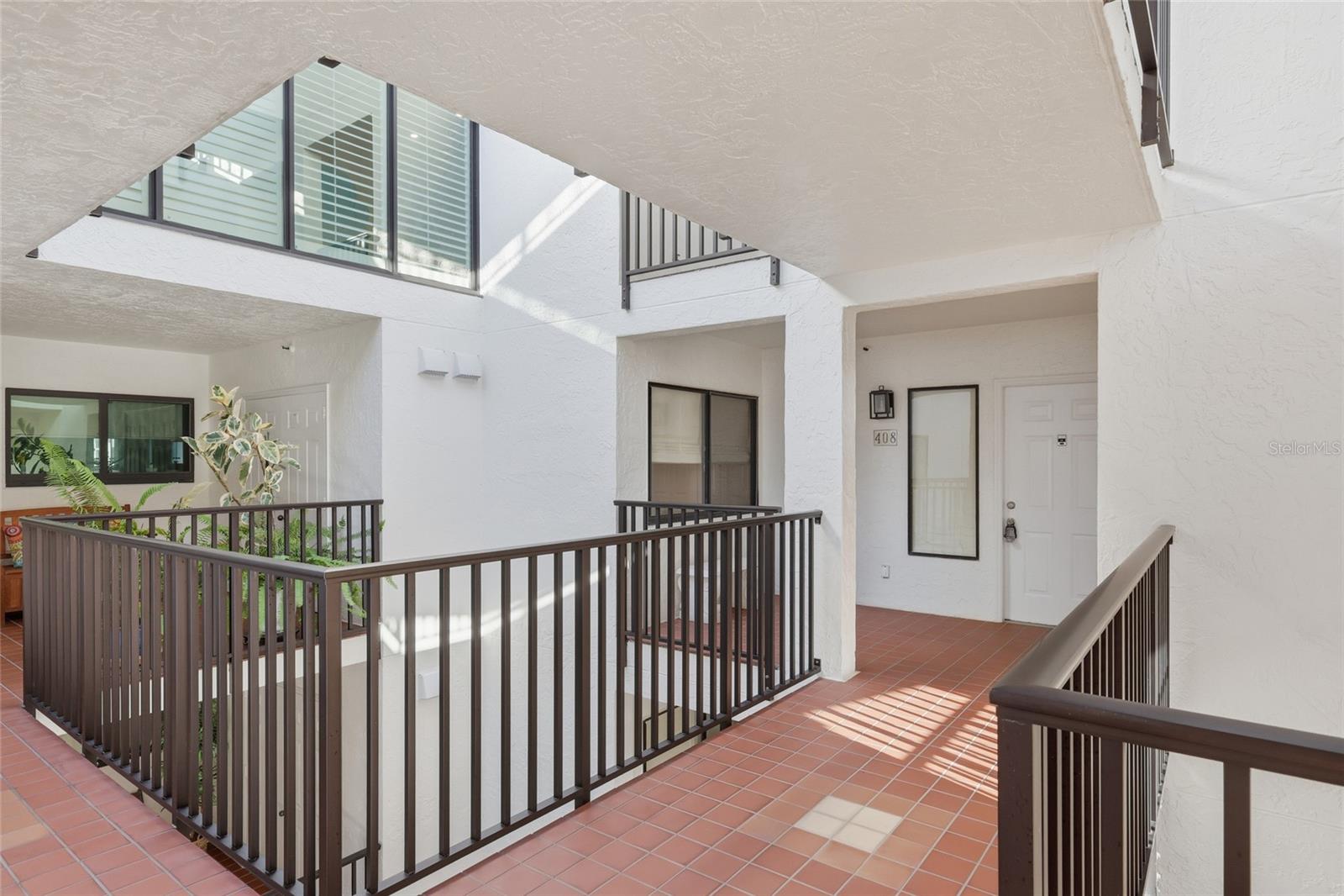 PLAYERS CLUB IV - Residential