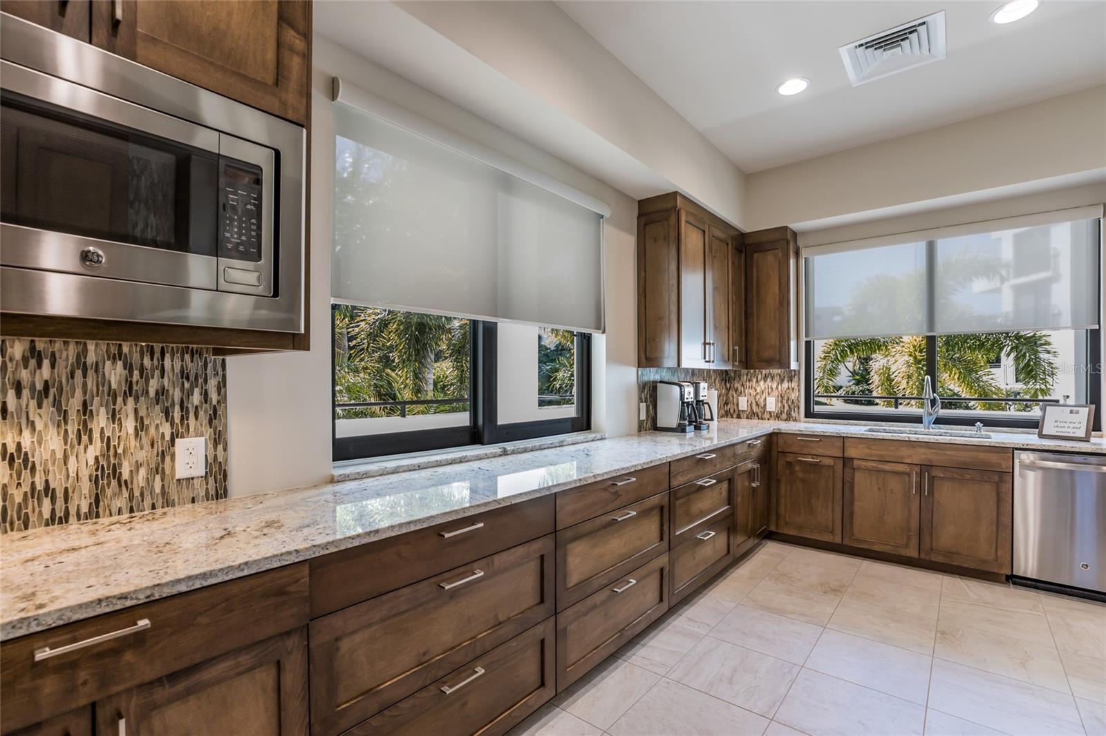 PLAYERS CLUB IV - Residential