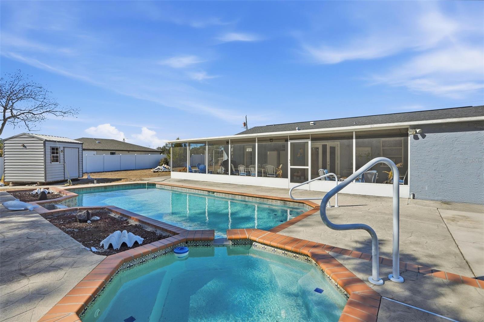 SPRING HILL - Residential