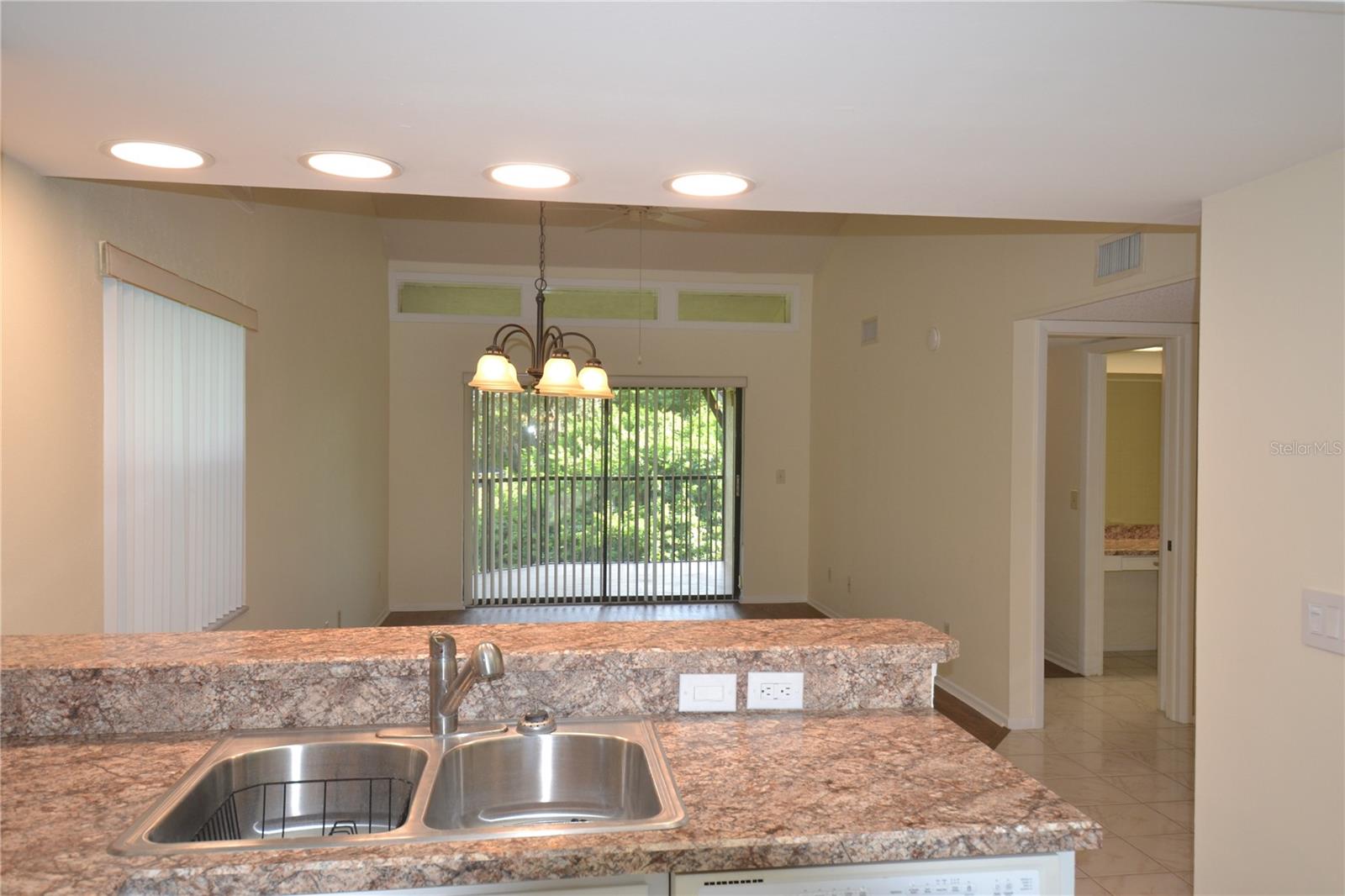 EAST LAKE WOODLANDS WOODLAKE RUN - Residential Lease