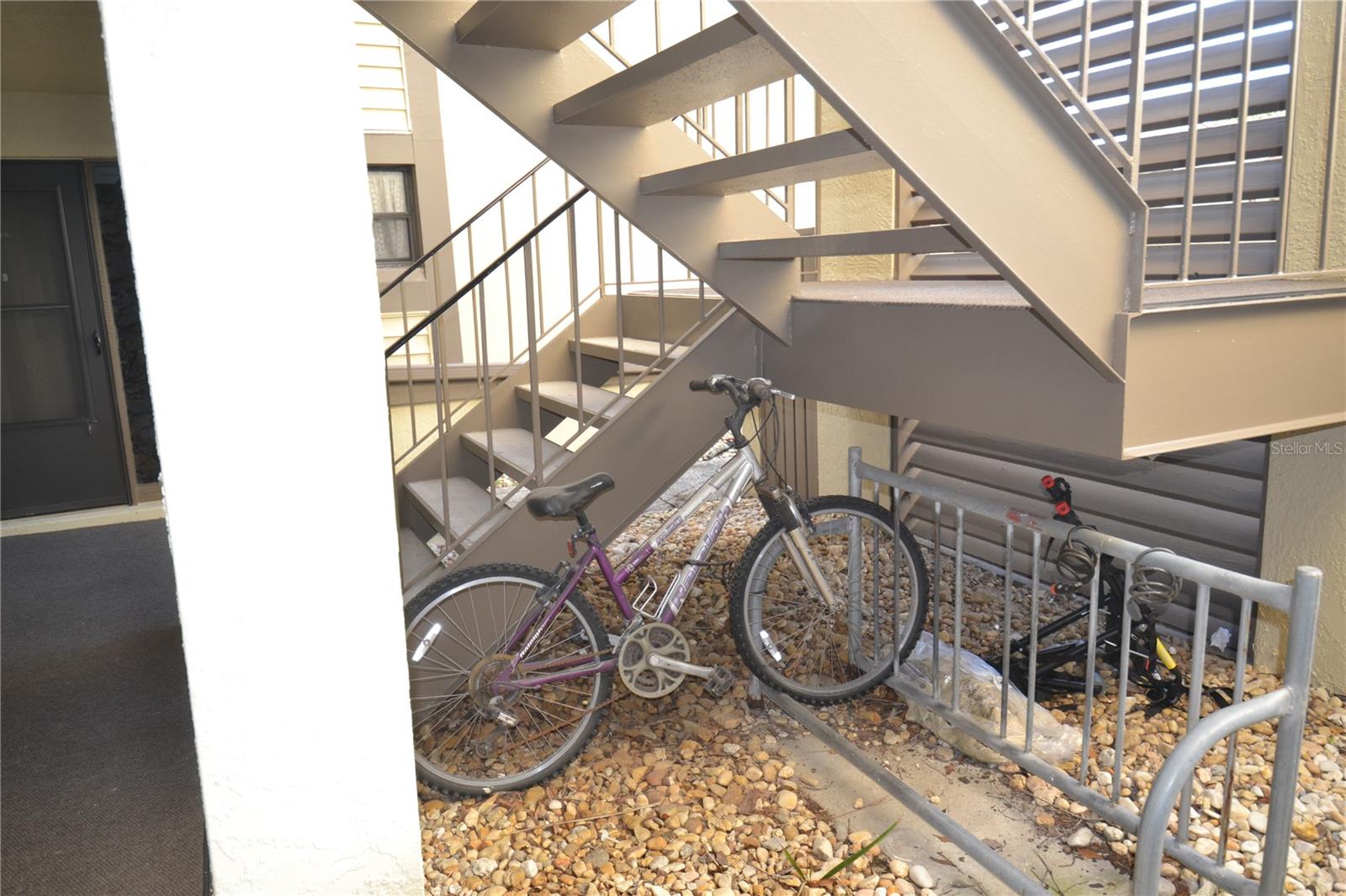 EAST LAKE WOODLANDS WOODLAKE RUN - Residential Lease