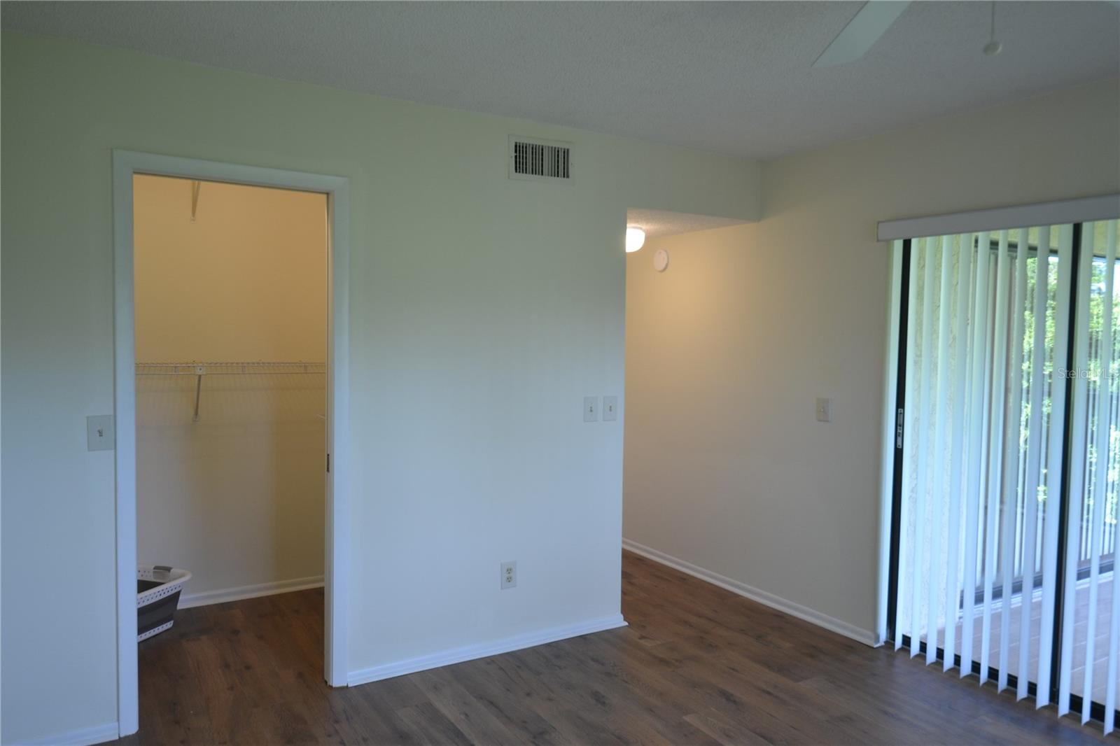 EAST LAKE WOODLANDS WOODLAKE RUN - Residential Lease