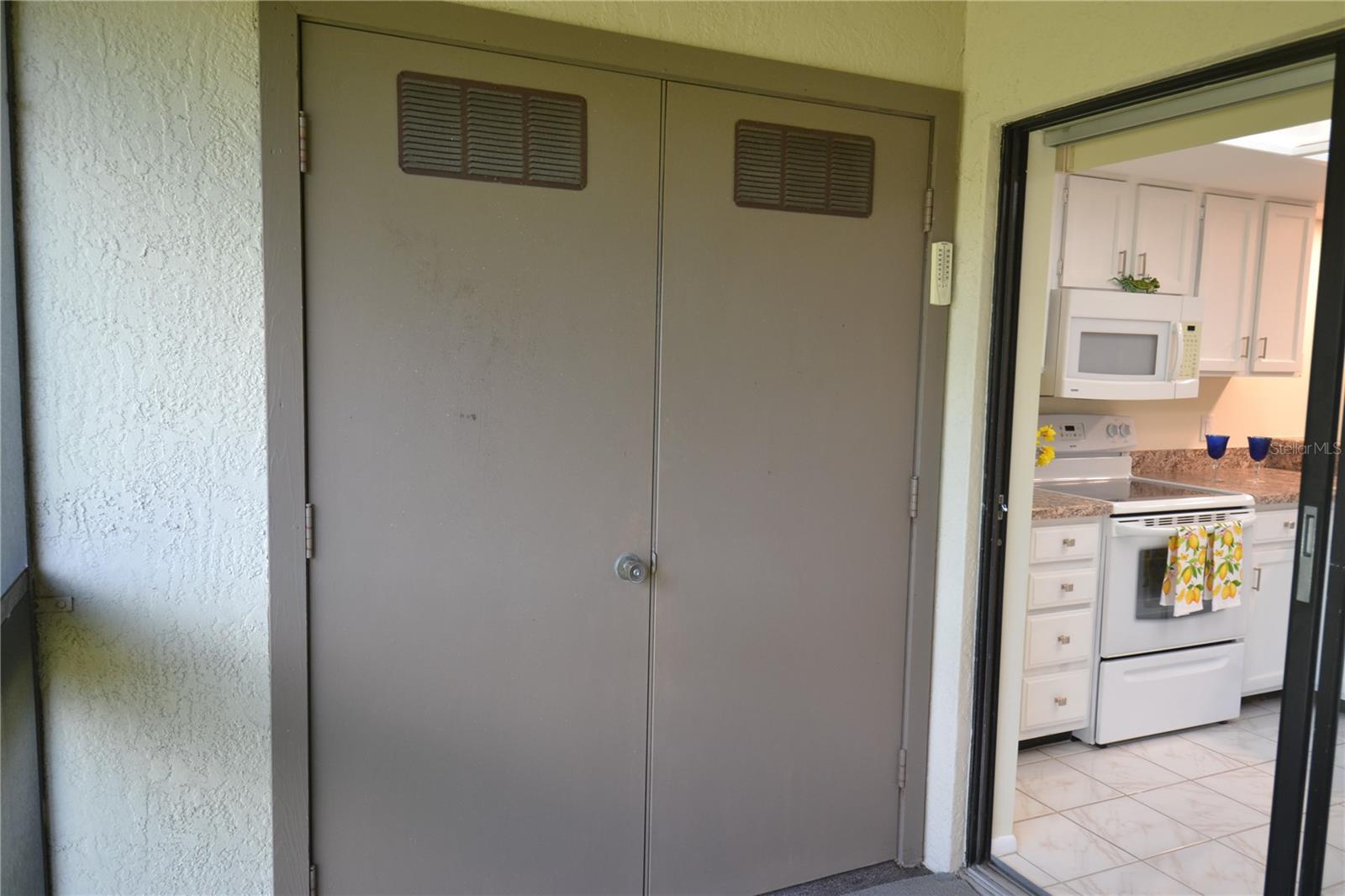 EAST LAKE WOODLANDS WOODLAKE RUN - Residential Lease