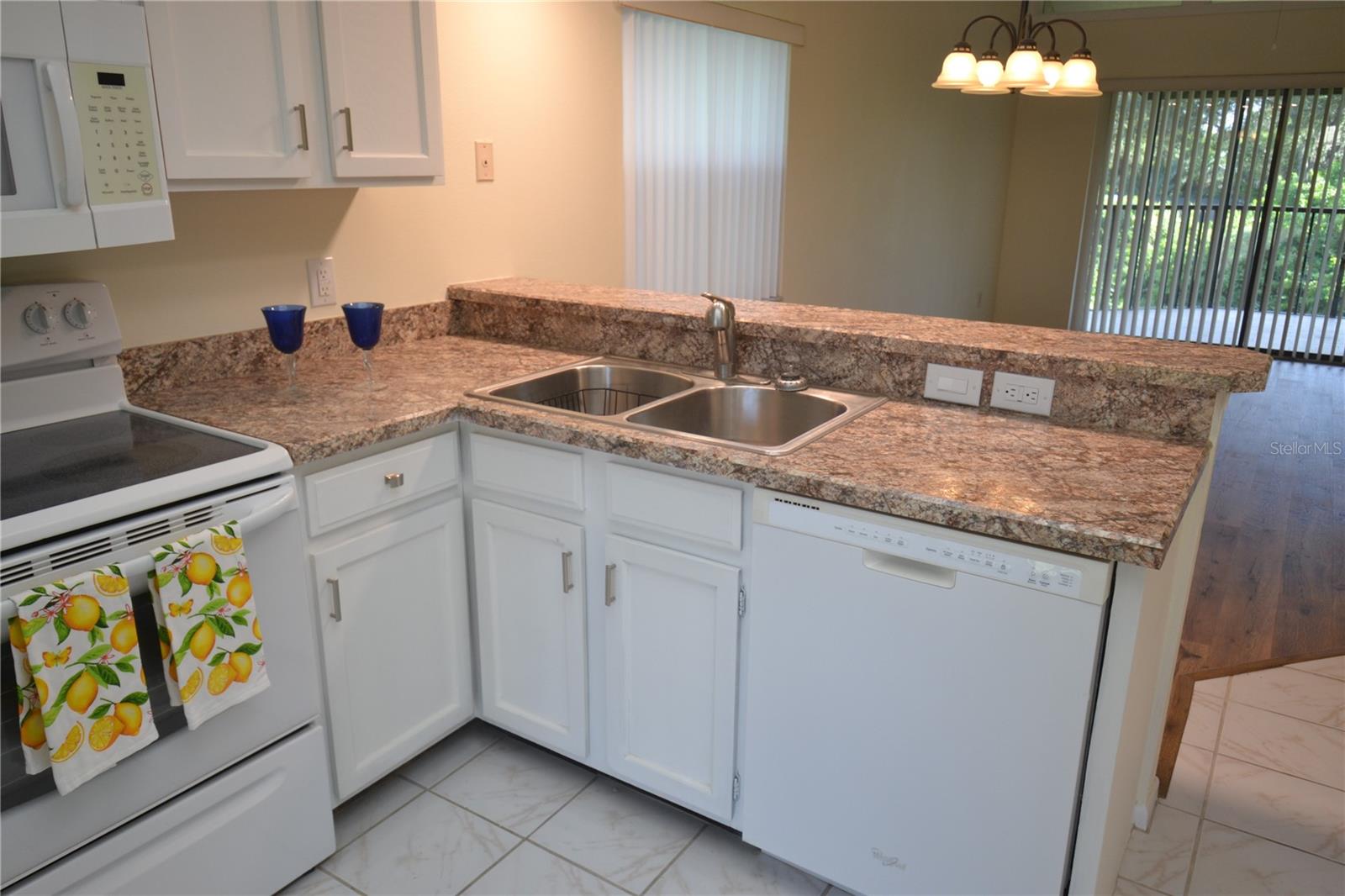 EAST LAKE WOODLANDS WOODLAKE RUN - Residential Lease