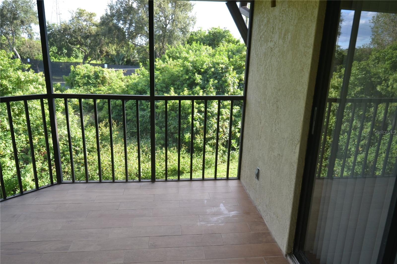 EAST LAKE WOODLANDS WOODLAKE RUN - Residential Lease