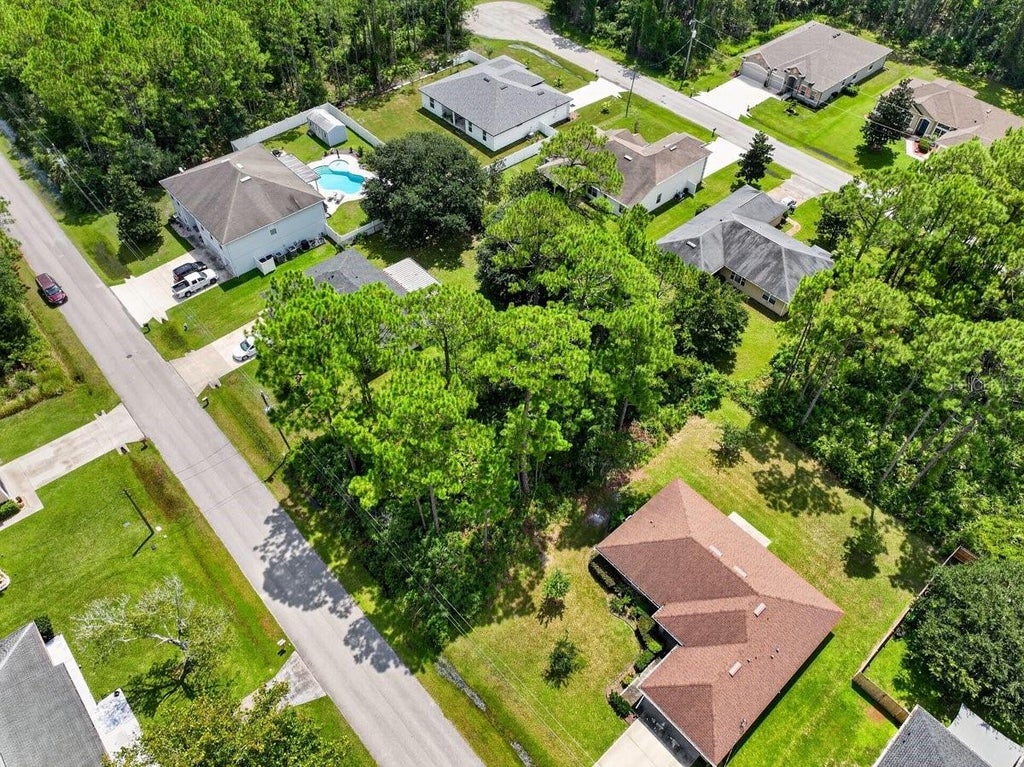 Photo of 12 Undershire Path, Palm Coast, FL 32164 (MLS # V4951074)