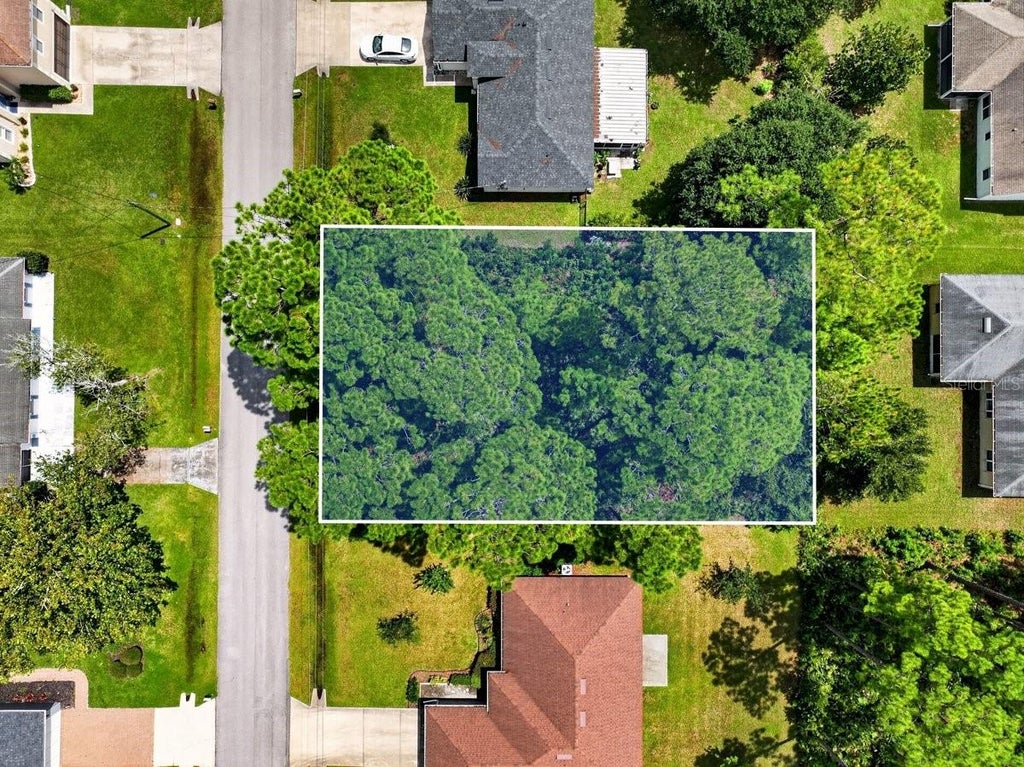 Photo of 12 Undershire Path, Palm Coast, FL 32164 (MLS # V4951074)