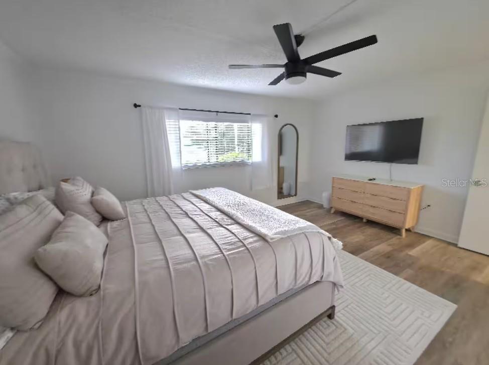 VILLAGE GREEN CLUB ESTATES UNI - Commercial Sale