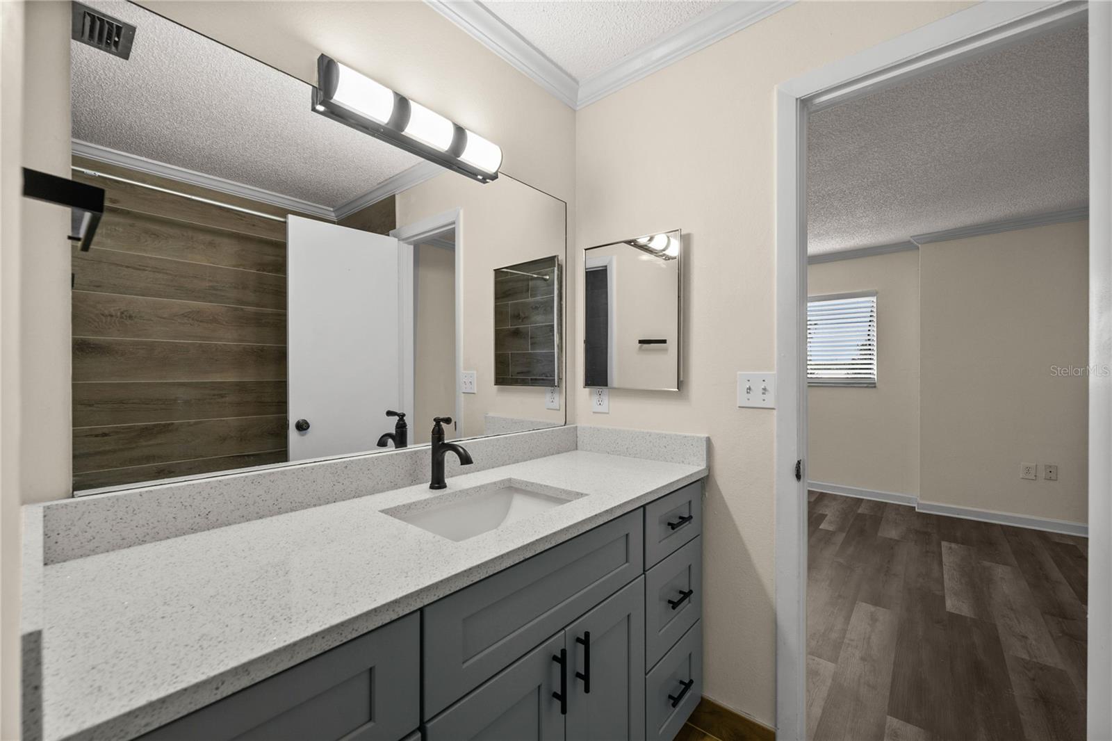 VILLAGE GREEN CLUB ESTATES UNI - Commercial Sale