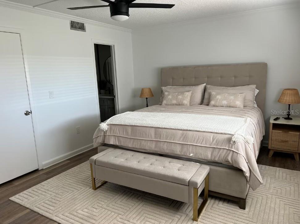 VILLAGE GREEN CLUB ESTATES UNI - Commercial Sale