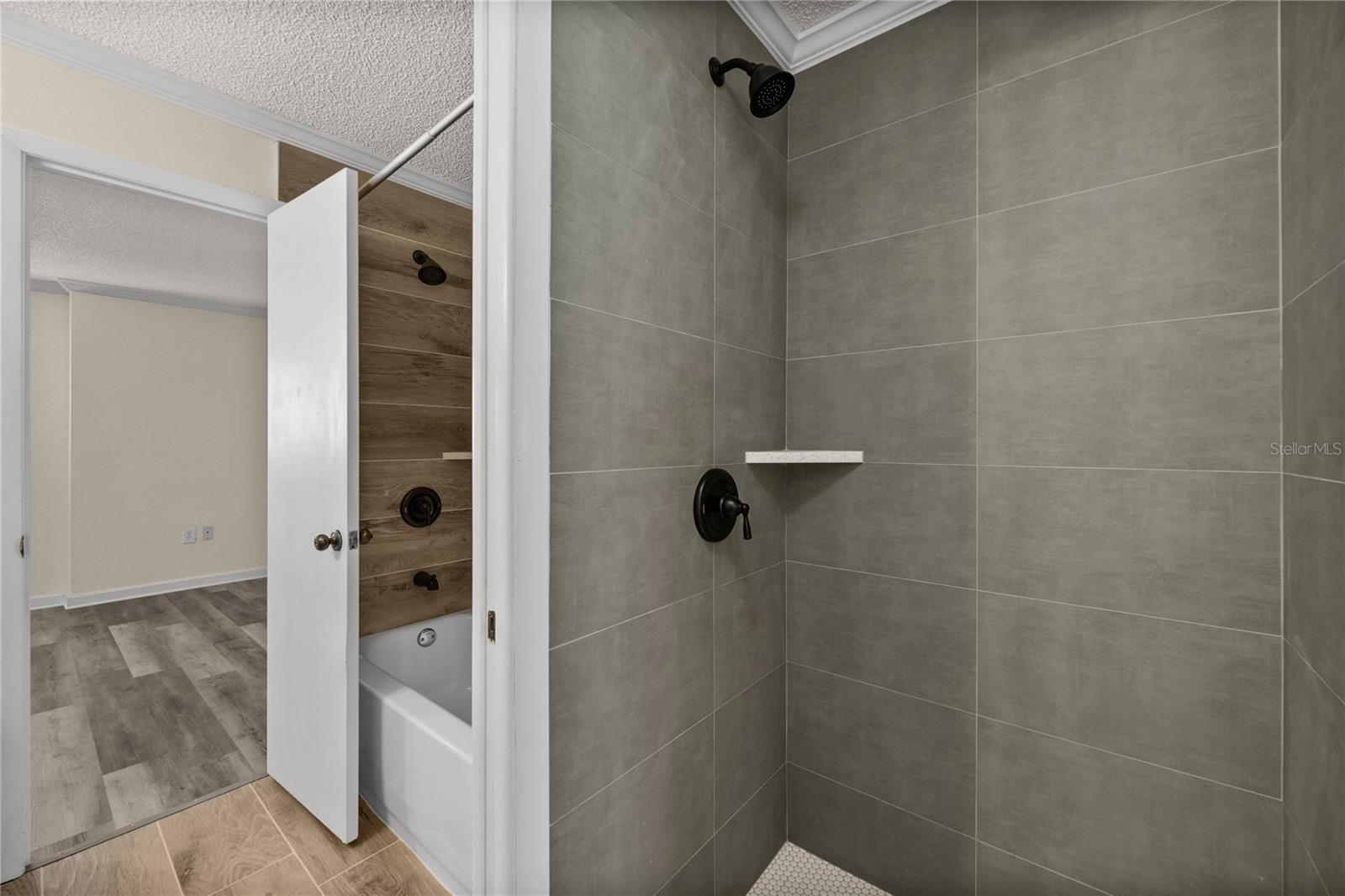 VILLAGE GREEN CLUB ESTATES UNI - Commercial Sale