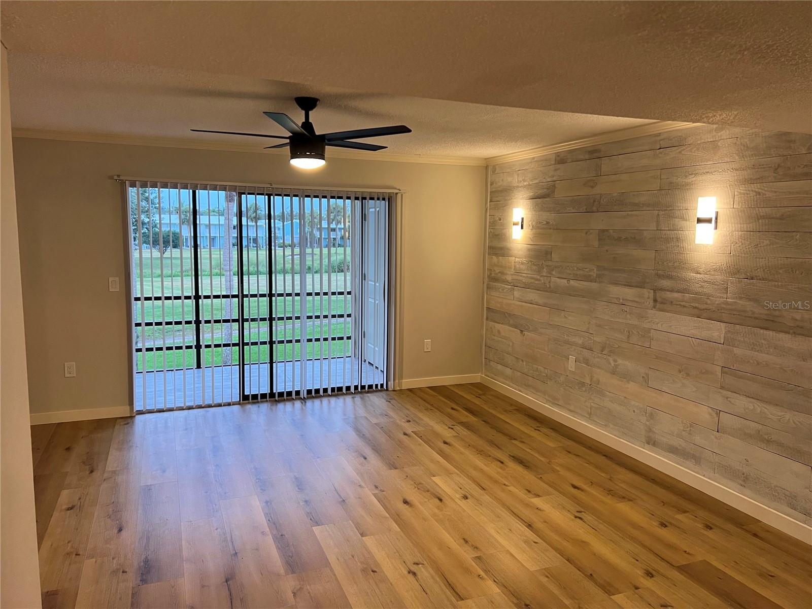 VILLAGE GREEN CLUB ESTATES UNI - Commercial Sale