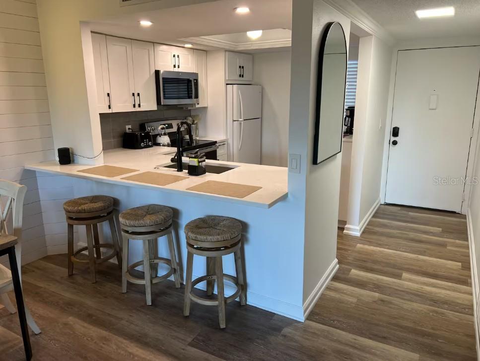 VILLAGE GREEN CLUB ESTATES UNI - Commercial Sale