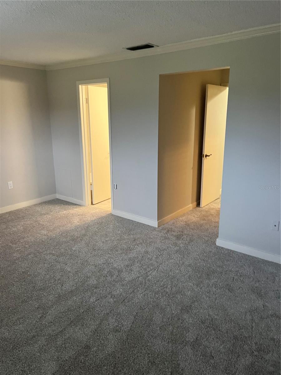 VILLAGE GREEN CLUB ESTATES UNI - Commercial Sale