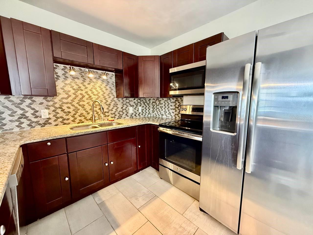 GANDY MANOR 2ND ADD - Residential Lease