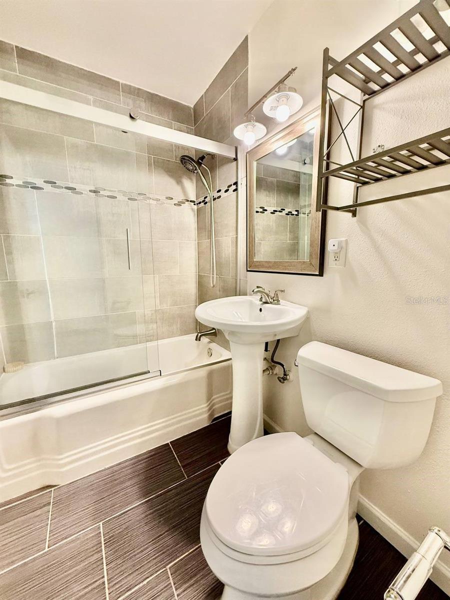 GANDY MANOR 2ND ADD - Residential Lease