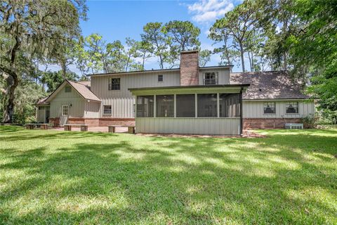 A home in DELAND