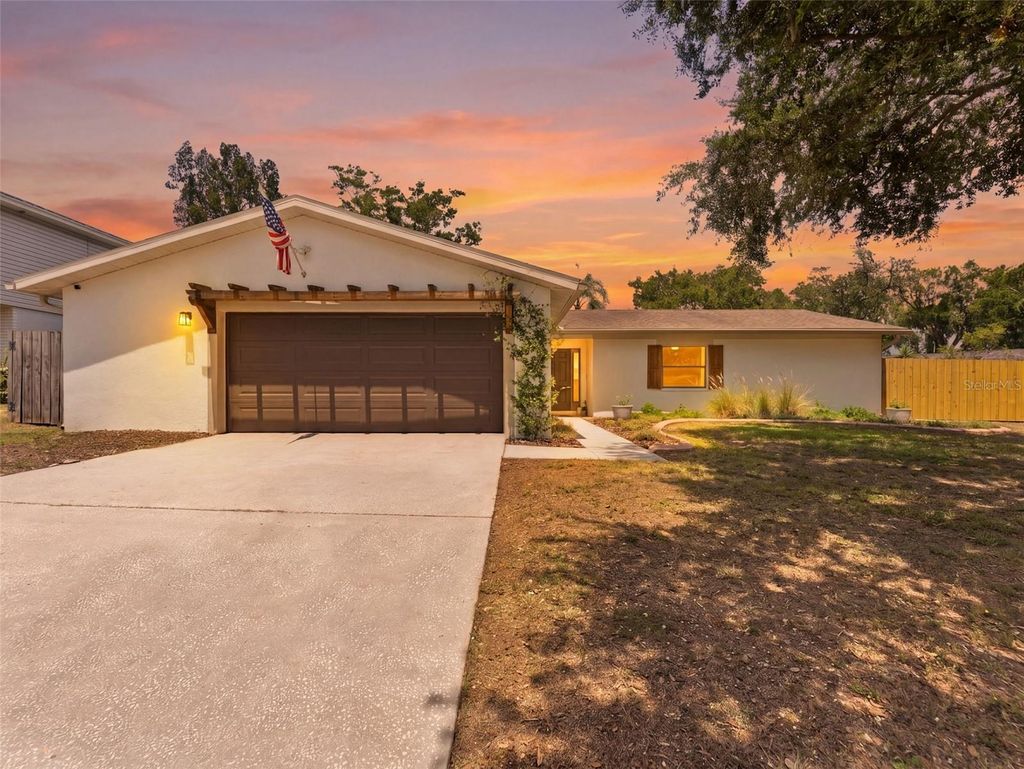 Photo of 605 Valley Hill Drive, Brandon, FL 33510 (MLS # TB8511022)
