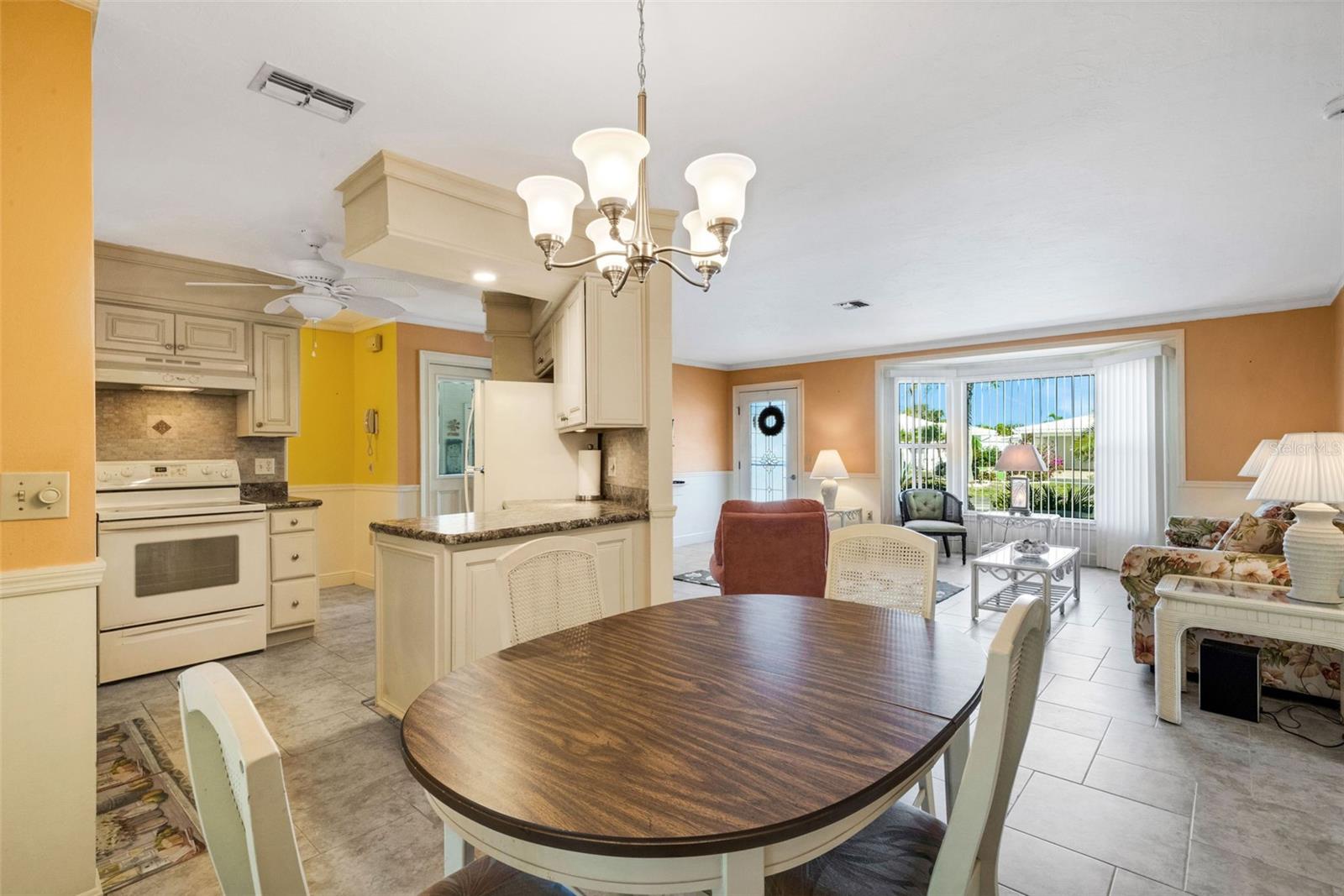 CIRCLE WOODS OF VENICE 1 - Residential