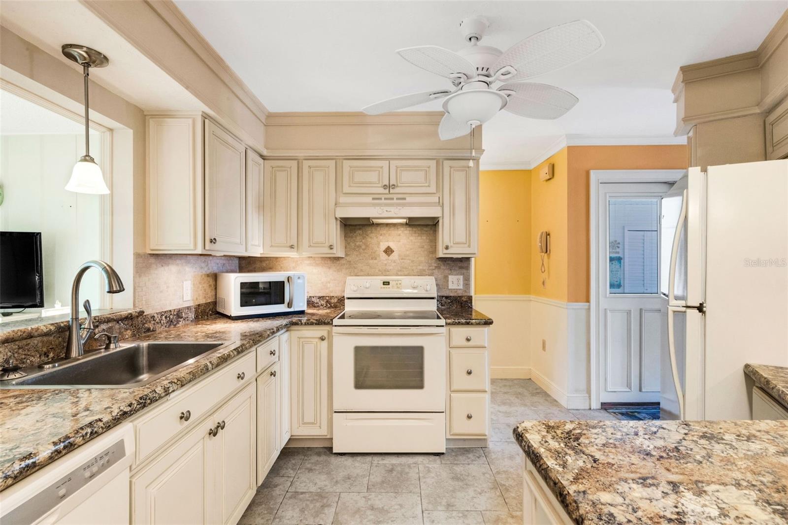 CIRCLE WOODS OF VENICE 1 - Residential