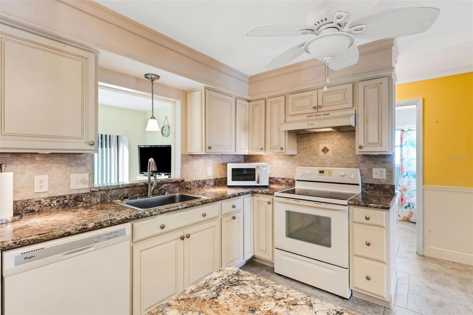 CIRCLE WOODS OF VENICE 1 - Residential